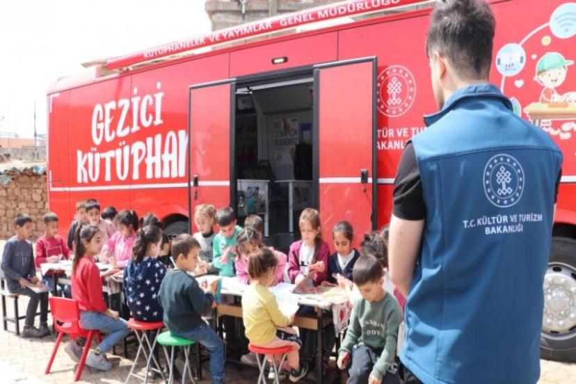 GEZİCİ KÜTÜPHANELER 1057 NOKTAYA ULAŞTI