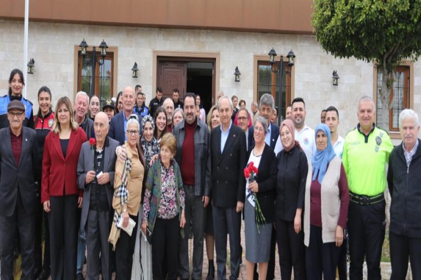 HUZUREVİ’NE BAYRAM ZİYARETİ