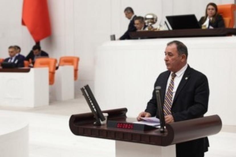 İKİ YIL GEÇTİ, DEPREM BÖLGESİ HALA YERLE BİR