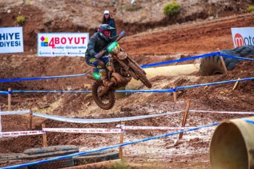 KEMER’İN GURURU OLDU