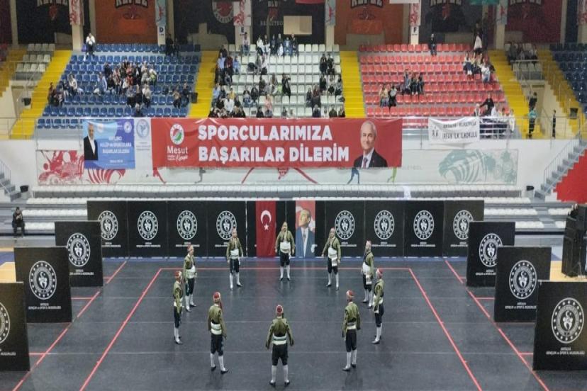 KEPEZ BELEDİYESİ’NE HALK OYUNLARINDA ANTALYA İL BİRİNCİLİĞİ