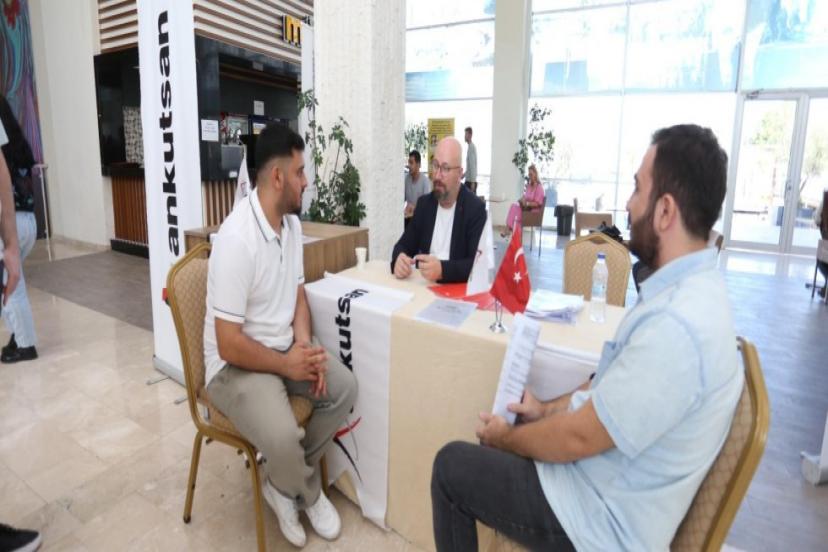 KEPEZ’DE İSTİHDAM SEFERBERLİĞİ: 2 BİNİN ÜZERİNDE BAŞVURU ALINDI