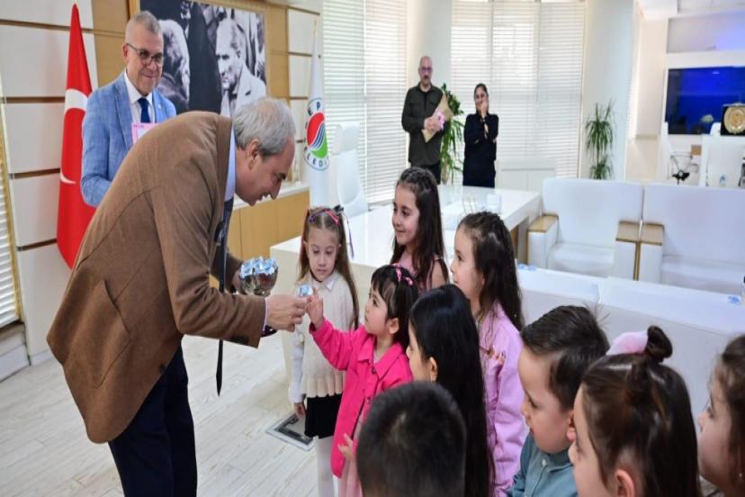 KOCAGÖZ, ÇOCUKLARLA BAYRAMLAŞTI