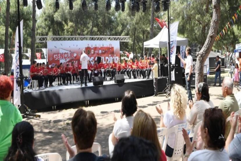 KONYAALTI'NDA DOYASIYA KUTLAMA