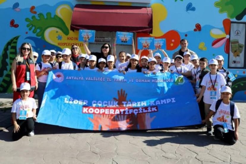 LİDER ÇOCUKLAR'DAN KADIN EMEĞİNE DESTEK