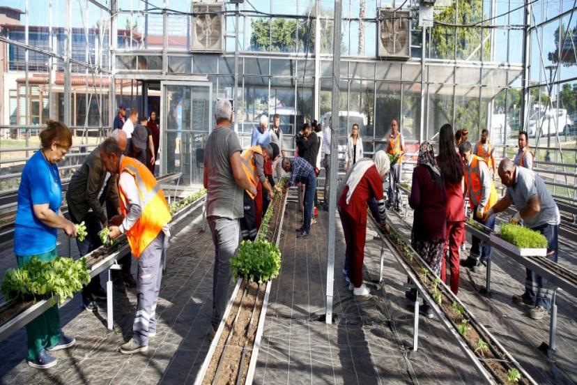 MAVİ EV’DE MORAL BULUYORLAR 