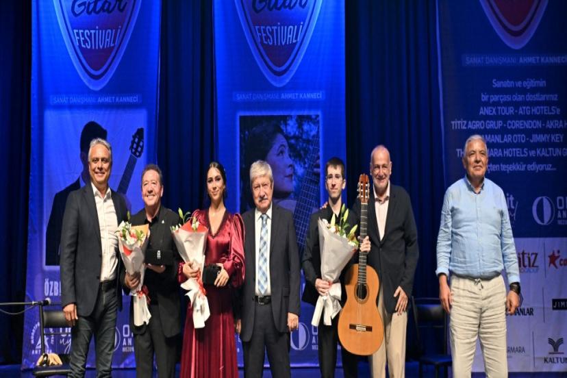 MURATPAŞA’DA GİTARIN EVRENSEL DİLİ 14. KEZ ANTALYA’YI SARDI