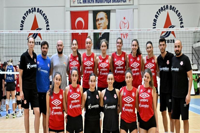 MURATPAŞA DOSTLUK TURNUVASINA EV SAHİPLİĞİ YAPTI