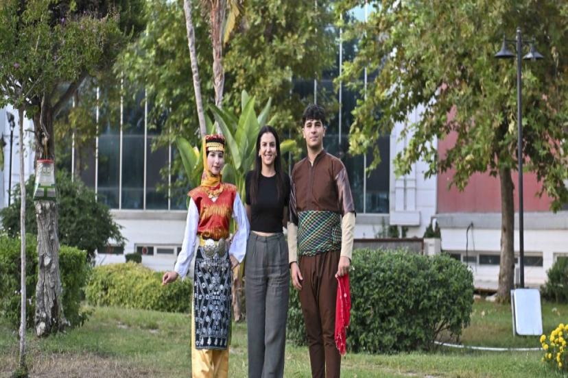 ONLAR ŞİMDİ KONSERVATUVARLI