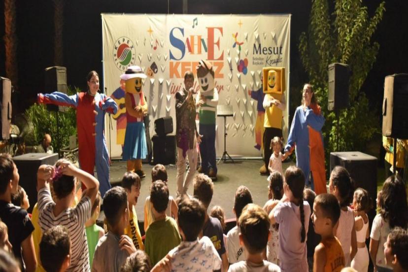 SAHNE KEPEZ'DE RENKLİ EĞLENCE 