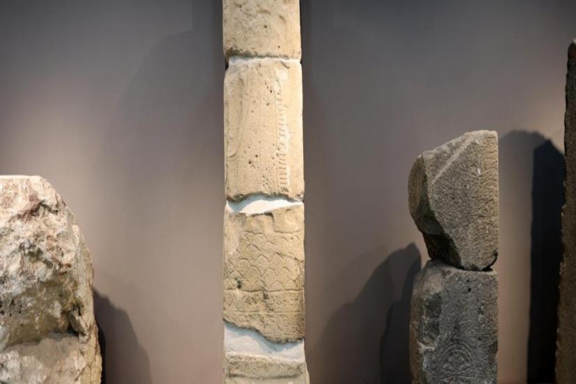 SİVAS ARKEOLOJİ MÜZESİNDEKİ STELDE HİTİTLERDEN 4 KUŞAĞA AİT BİLGİLER YER ALIYOR