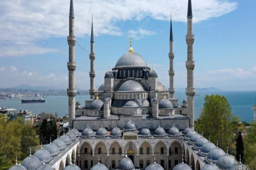 SULTANAHMET CAMİİ'NDE İLK KEZ HATİMLİ TERAVİH NAMAZI KILINACAK
