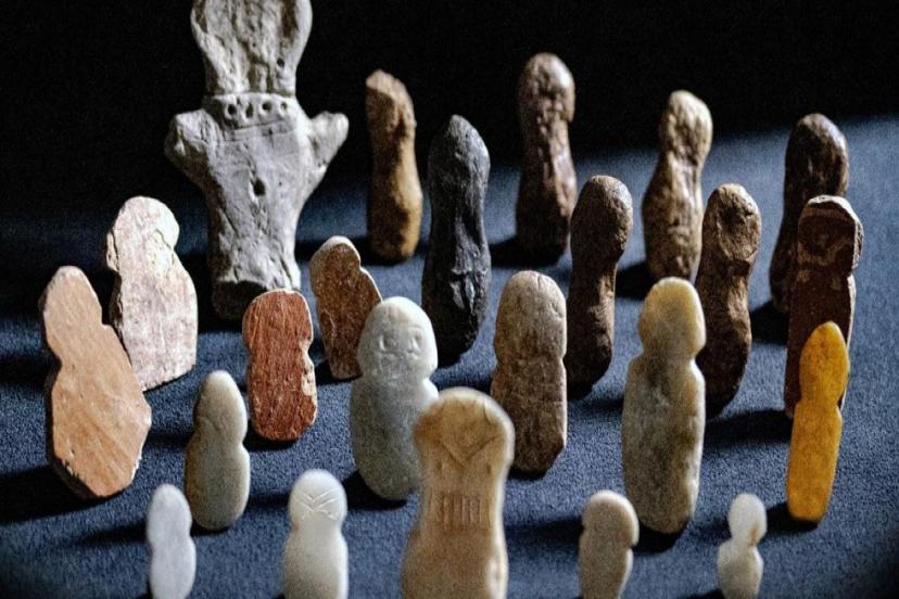 TAVŞANLI HÖYÜK'TE 4 BİN 500 YILLIK İDOLLER GÜN YÜZÜNE ÇIKTI