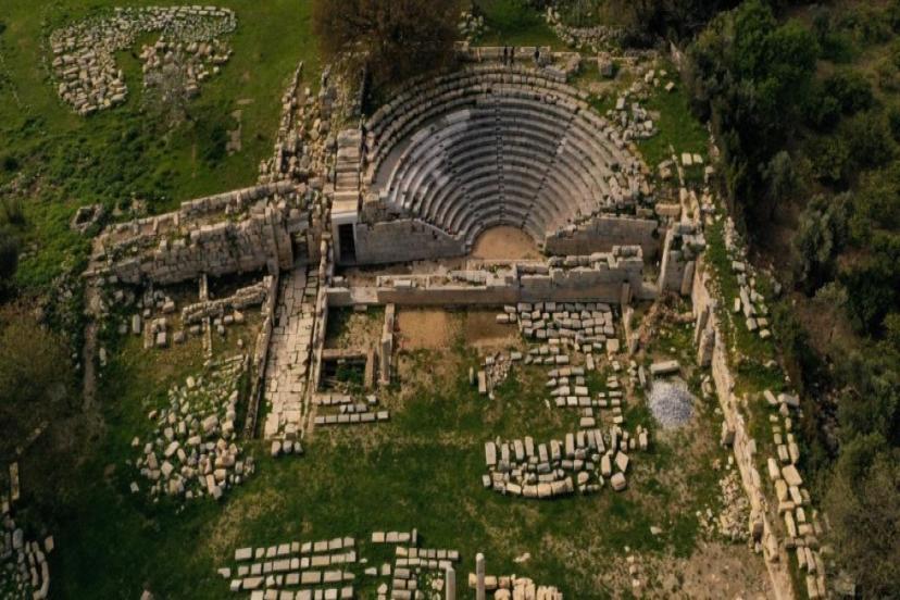 TEOS'TA TARİHİ MİRAS AYAĞA KALDIRILIYOR
