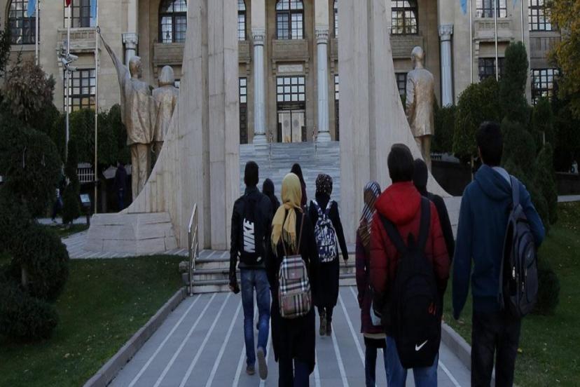 TÜRKİYE'DE EĞİTİM NEDENİYLE 2,4 MİLYON KİŞİ İL DEĞİŞTİRDİ