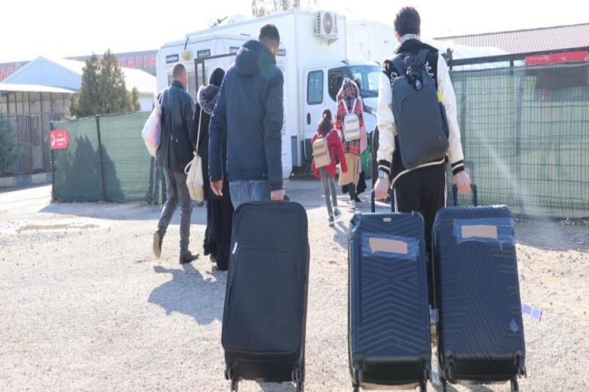 TÜRKİYE'DEKİ SURİYELİLERİN ÜLKELERİNE DÖNÜŞÜ SÜRÜYOR