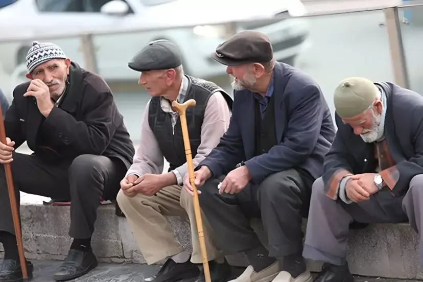 TÜRKİYE YAŞLANIYOR