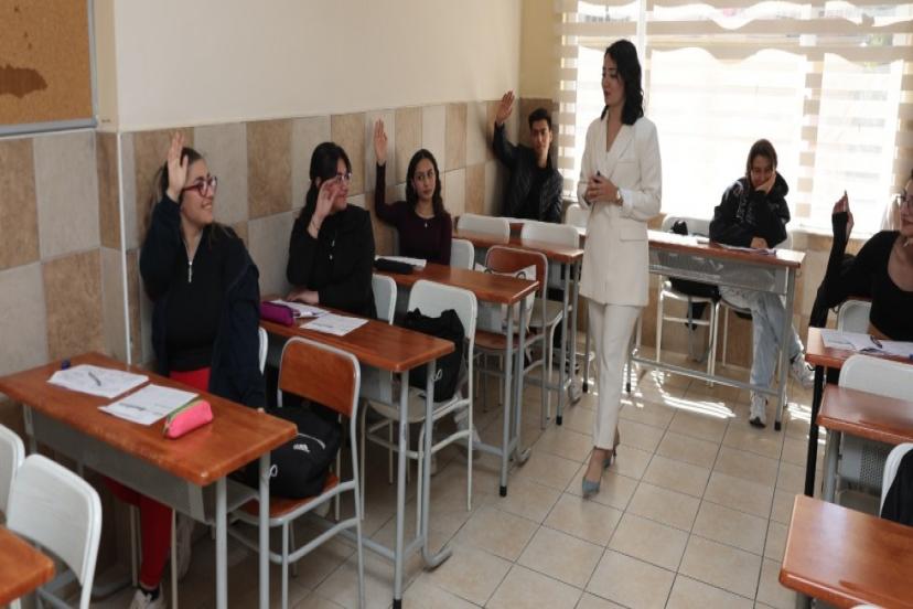 ÜNİVERSİTE ADAYLARI ATABEM’DE HAZIRLANIYOR