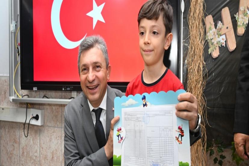 VALİ ŞAHİN, KARNE VERDİ..!